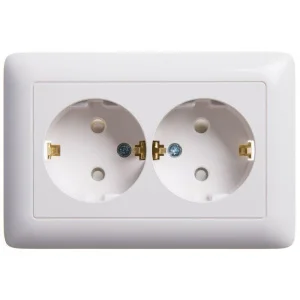 Розетка 2-м СП Хит 16А 250В без защ. шторок с заземл. бел. SchE RS16-236-B