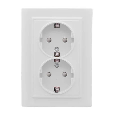 Розетка 2-м СП Минск 16А защ. шторки с заземл. бел. Basic EKF ERR16-128-100 Розетка 2-м СП Минск 16А защ. шторки с заземл. бел. Basic EKF ERR16-128-100