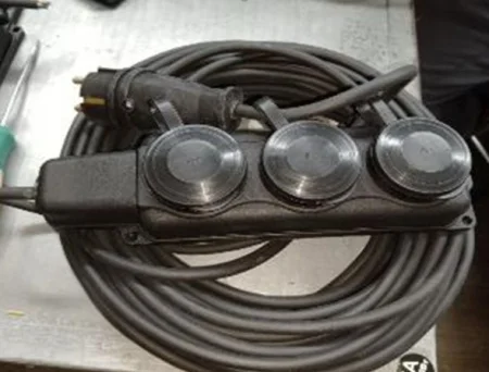 Удлинитель силовой 3х20м с заземл. УХз16-1-20 3*1,5 КГтп с РП-334 Ч 3116-00070 (SVET) *1/5 Удлинитель силовой 3х20м с заземл. УХз16-1-20 3*1,5 КГтп с РП-334 Ч 3116-00070 (SVET) *1/5